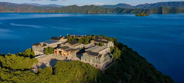 泸沽湖银湖岛大酒店图片