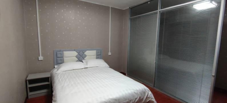 来凤恋家公寓图片