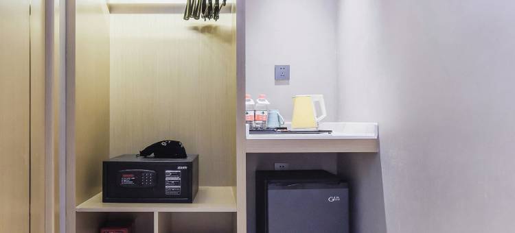 白玉兰酒店(重庆解放碑步行街洪崖洞店)图片