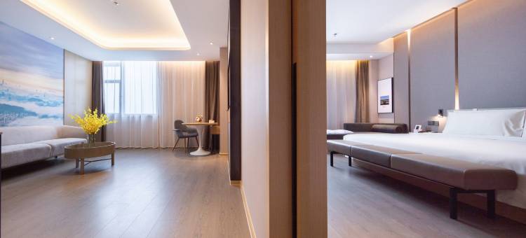 深圳光明新城凤凰城地铁站亚朵酒店图片