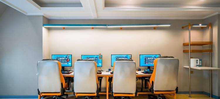 网鱼电竞酒店(武汉江汉路地铁站步行街店)图片