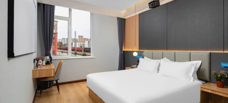 爱电竞欧乐堡民宿(滕州火车站店)图片