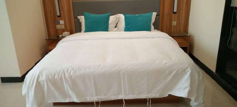 柠檬湾酒店(荔浦中心广场店)图片