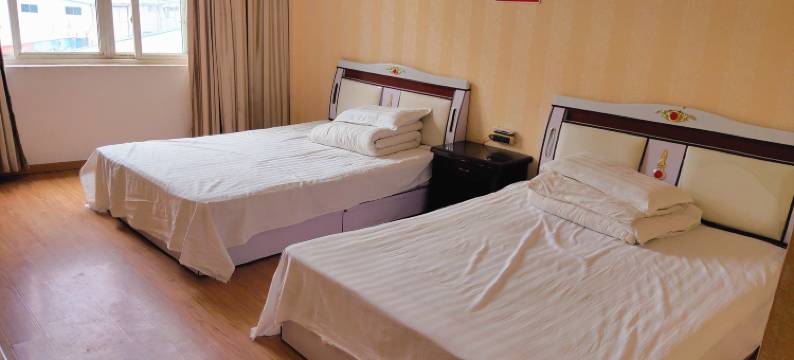 林芝川藏线标间旅社图片