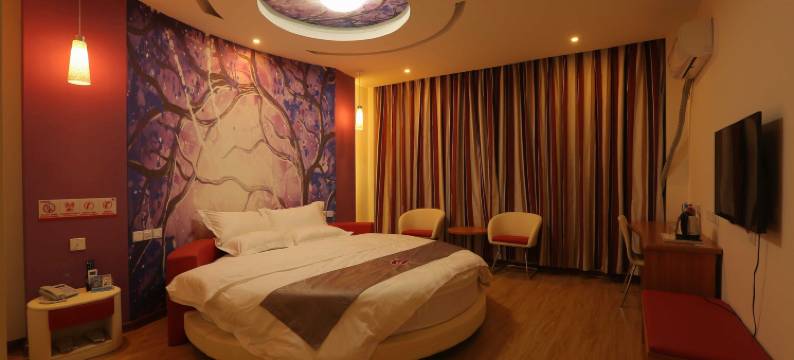 华苑轻舍酒店(沈丘东关汽车站店)图片