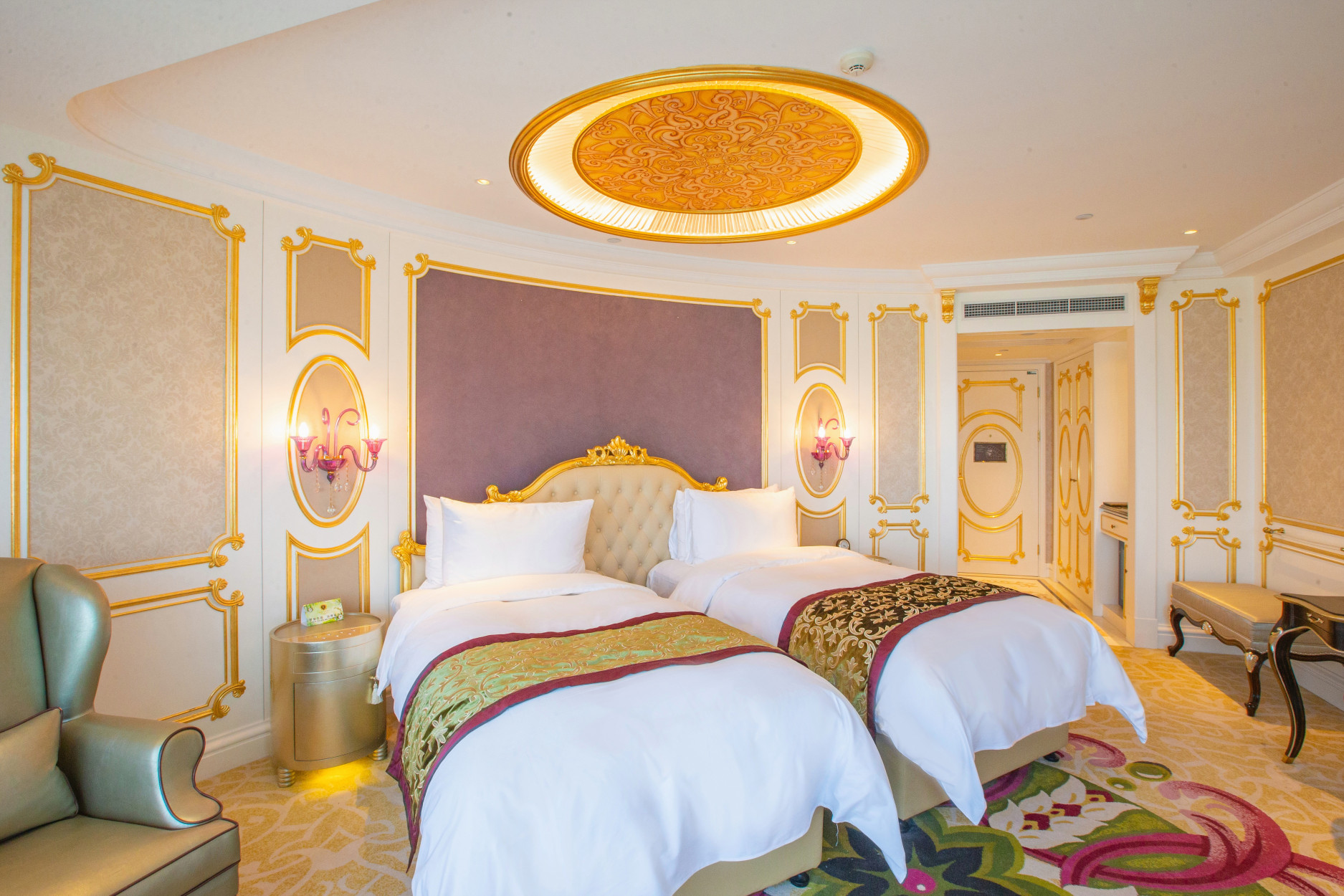 The Legend Hotel Fu Chun Jiang Over view