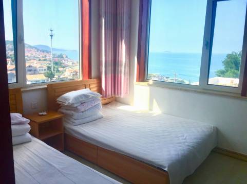 华严居客栈(青岛登陆纪念店)