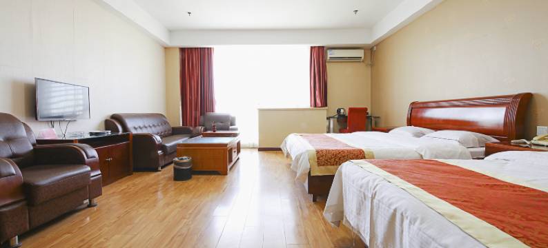 鸿泰大酒店(潍坊火车站店)图片