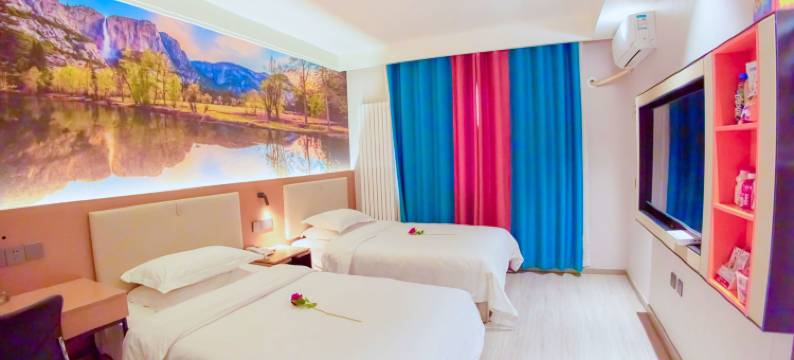 苹果主题酒店(辉县南关时代广场店)图片