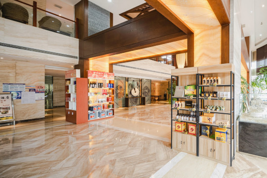 Rongting Holiday Inn LuopingHotel Overview