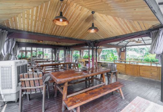 Luzhou Weiyi Hotel Hotel Overview