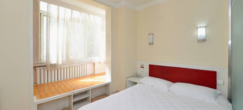 鸿利快捷酒店(大连火车站中山广场店)图片