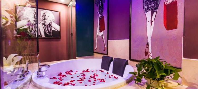 济源百合主题时尚酒店图片