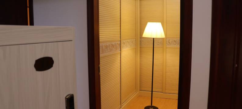 隐居东篱青年民宿(万象城地铁站店)图片