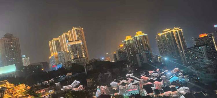 艾希酒店(重庆解放碑较场口地铁站店)图片