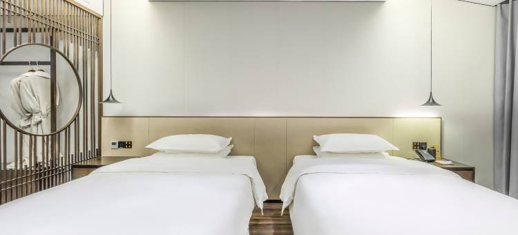 陌上轻宿酒店(栾川老君山凤凰天街店)图片