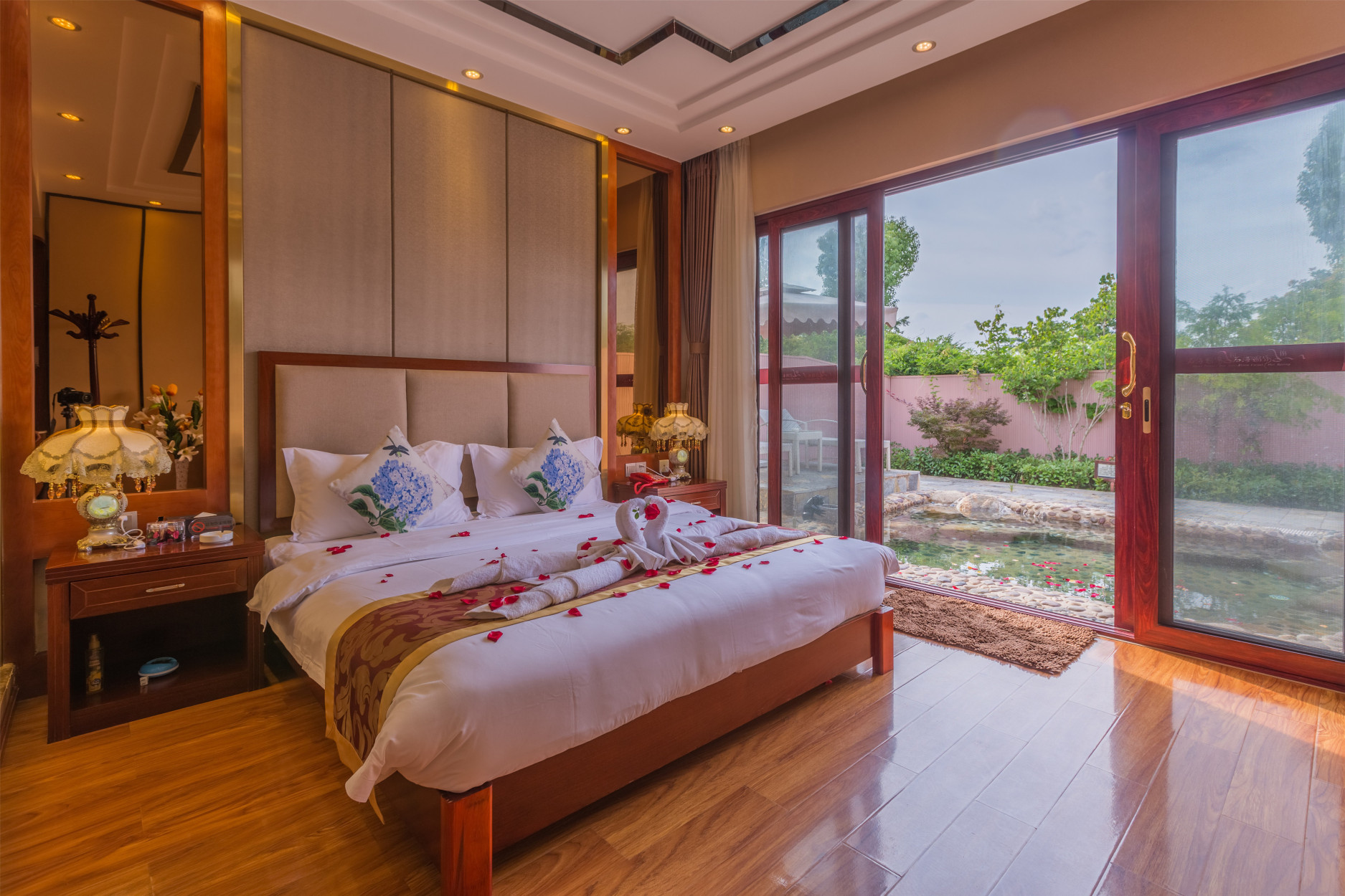 Shilin Shihai Hot Spring Hotel Over view