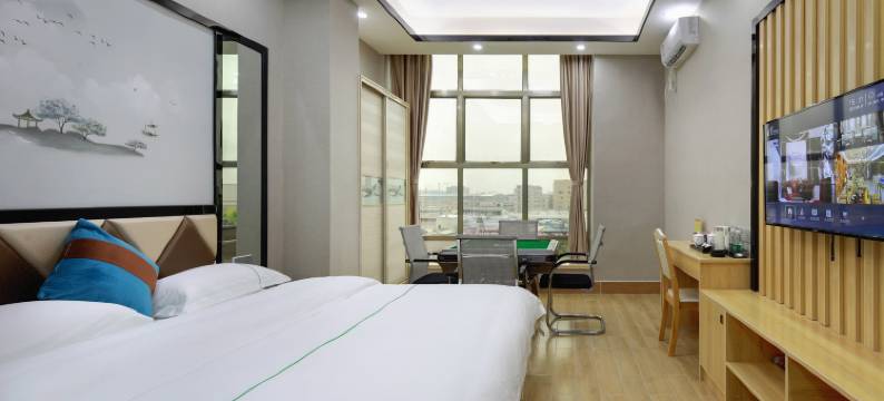 乐嘉精品主题酒店(中山灯都古镇轻轨站店)图片