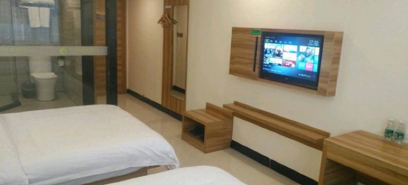 柠檬湾酒店(荔浦中心广场店)图片