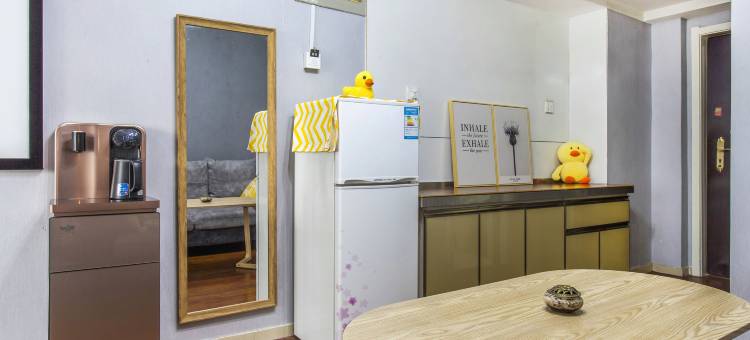 悦·民宿(石家庄新百广场地铁站店)图片