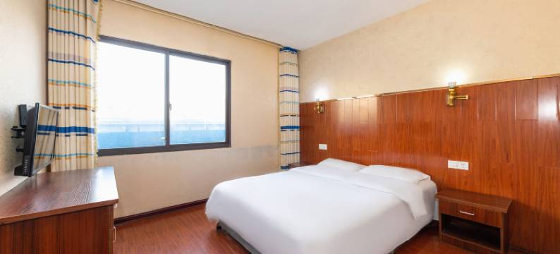 哈啰轻酒店(丹阳火车站店)图片