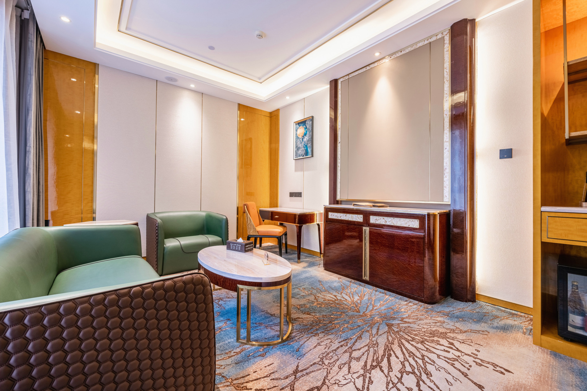 Golden Phoenix Hotel Over view