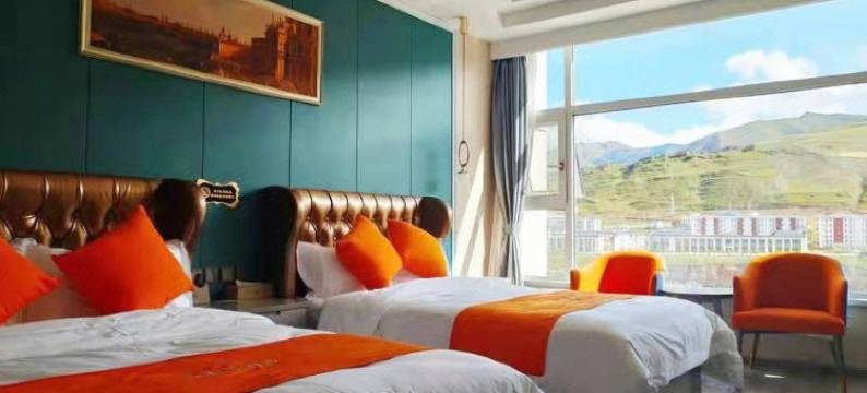 丁青云朵大酒店图片