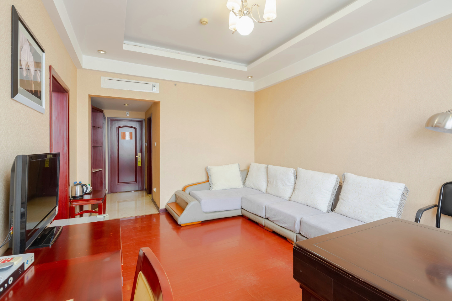 Zhennan HotelOver view