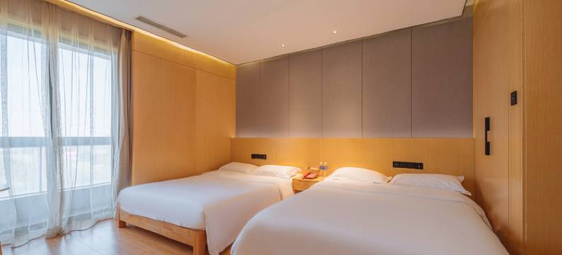 蓝湾假日酒店(南京砂之船奥莱店)图片