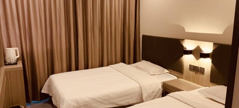 易居酒店(联盟路柏林庄地铁站店)图片