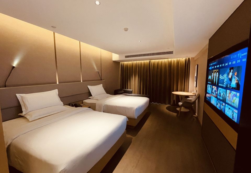 Reign  HotelOver view