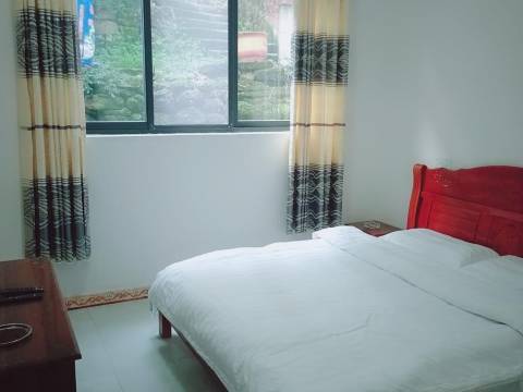 邛崃市璐竹苑农家院