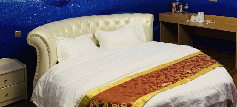 桔子水晶主题酒店(济阳崔寨弘力商贸城店)图片