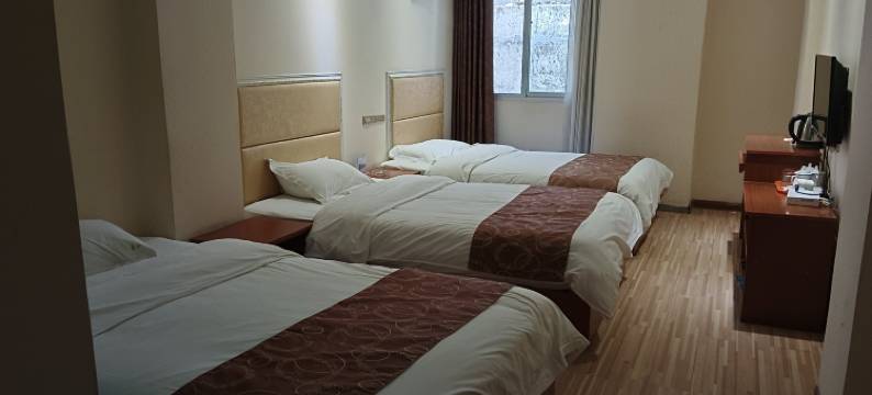 石泉龙江商务酒店图片