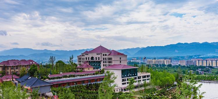 西乡庆华樱花山庄店图片