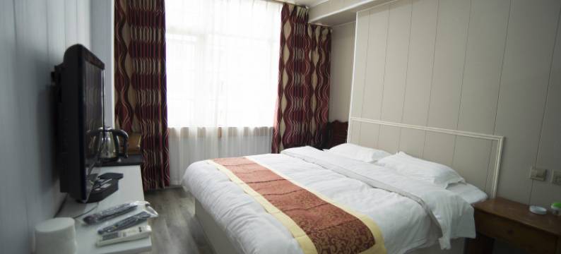 成都府河宾馆(华阳南湖湿地公园店)图片