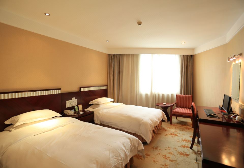 Donghu  Hotel Hotel Overview