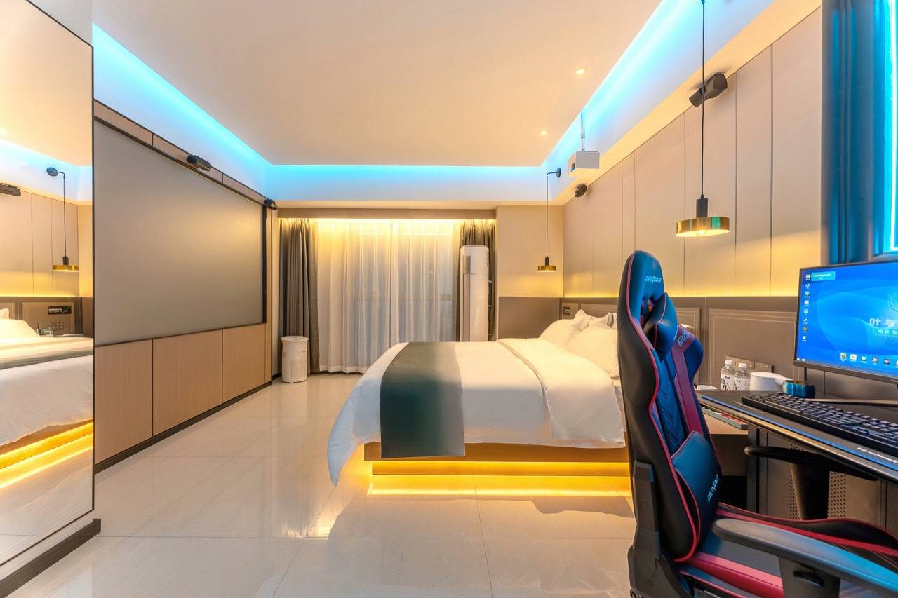 叶与晨电竞电影酒店(石家庄裕华万达店)图片