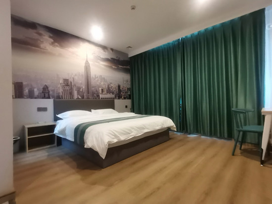 梅河口艺家宾馆