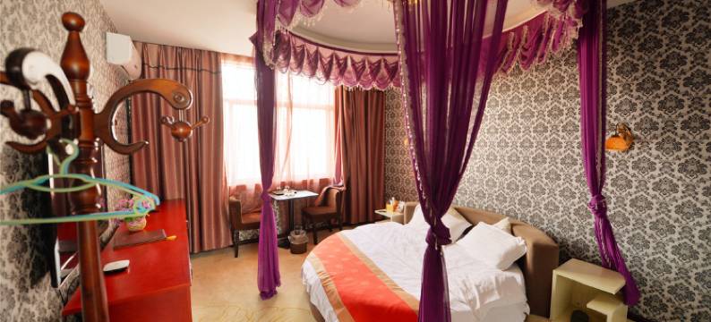 丽江七彩云霞主题酒店图片