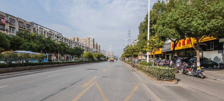 易佰良品酒店(南京迈皋桥地铁店)图片