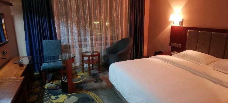 萝北界江国际大酒店图片