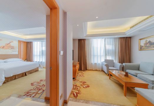 Vienna Hotel (Shantou Chaoyang Center Branch)Hotel Overview
