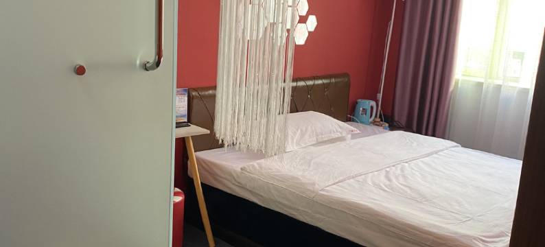 安达77主题宾馆图片