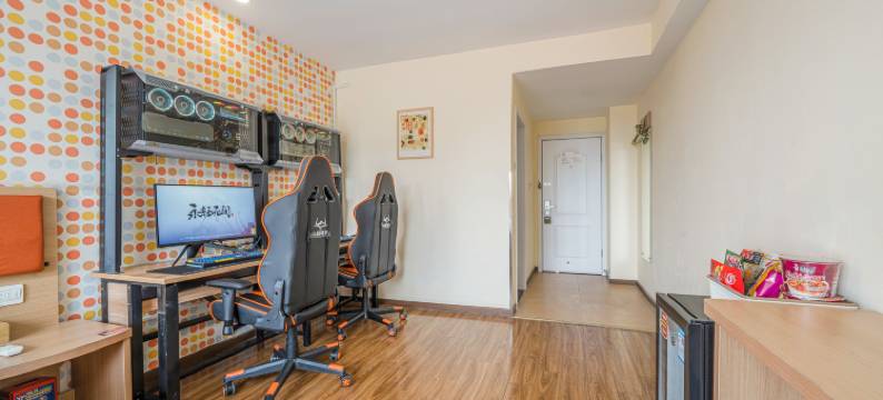 尖峰电竞酒店(两路口地铁站皇冠大扶梯店)图片