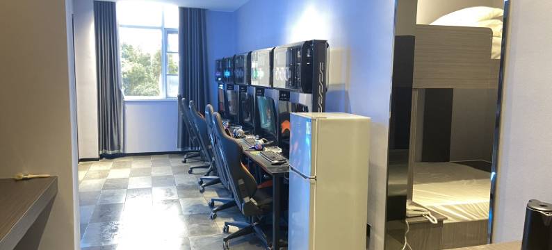 科加斯电竞主题酒店(仙桃职院店)图片