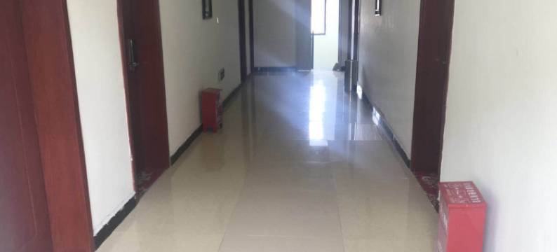 德钦康盛商务酒店图片