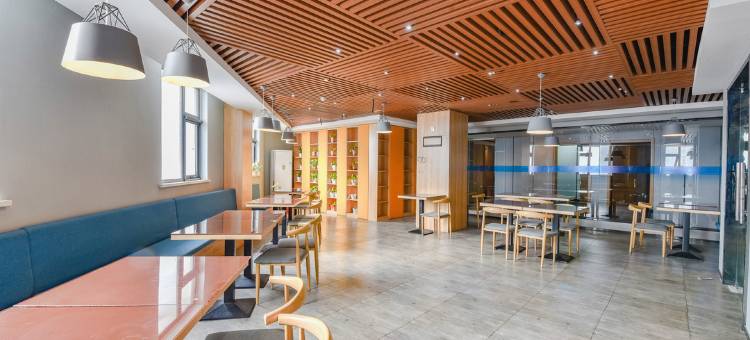 净漫轻奢酒店(南阳建业凯旋广场万达广场店)图片