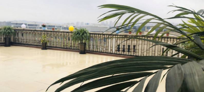 重庆四季花畔酒店(刘家坪地铁站店)图片