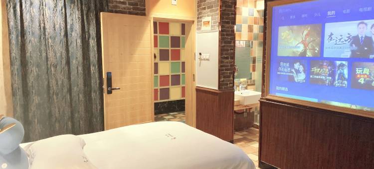 飞宇影院式电竞酒店(八公山店)图片